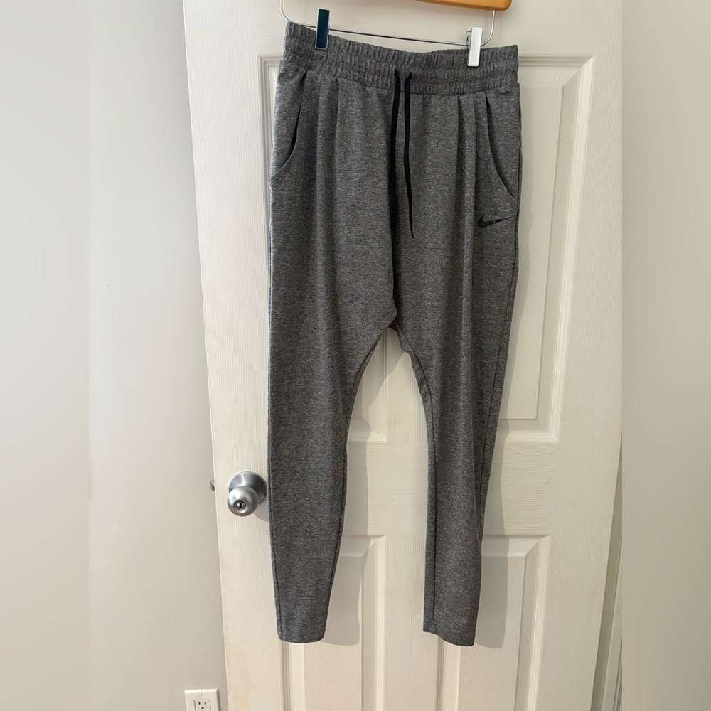 Nike men’s dri-fit grey harem style lounge pants size XS